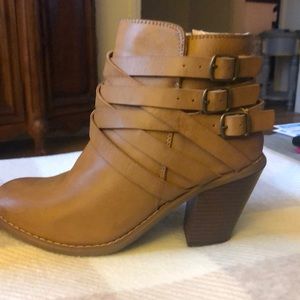 Ankle Boots - by Restricted - New never worn-tan - comfortable- Size 7